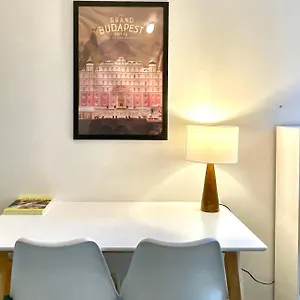  Apartamento Charming Bright Sunny Near Canal St Martin Francia