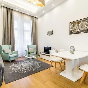 Hello Downtown - Movie Apartamento